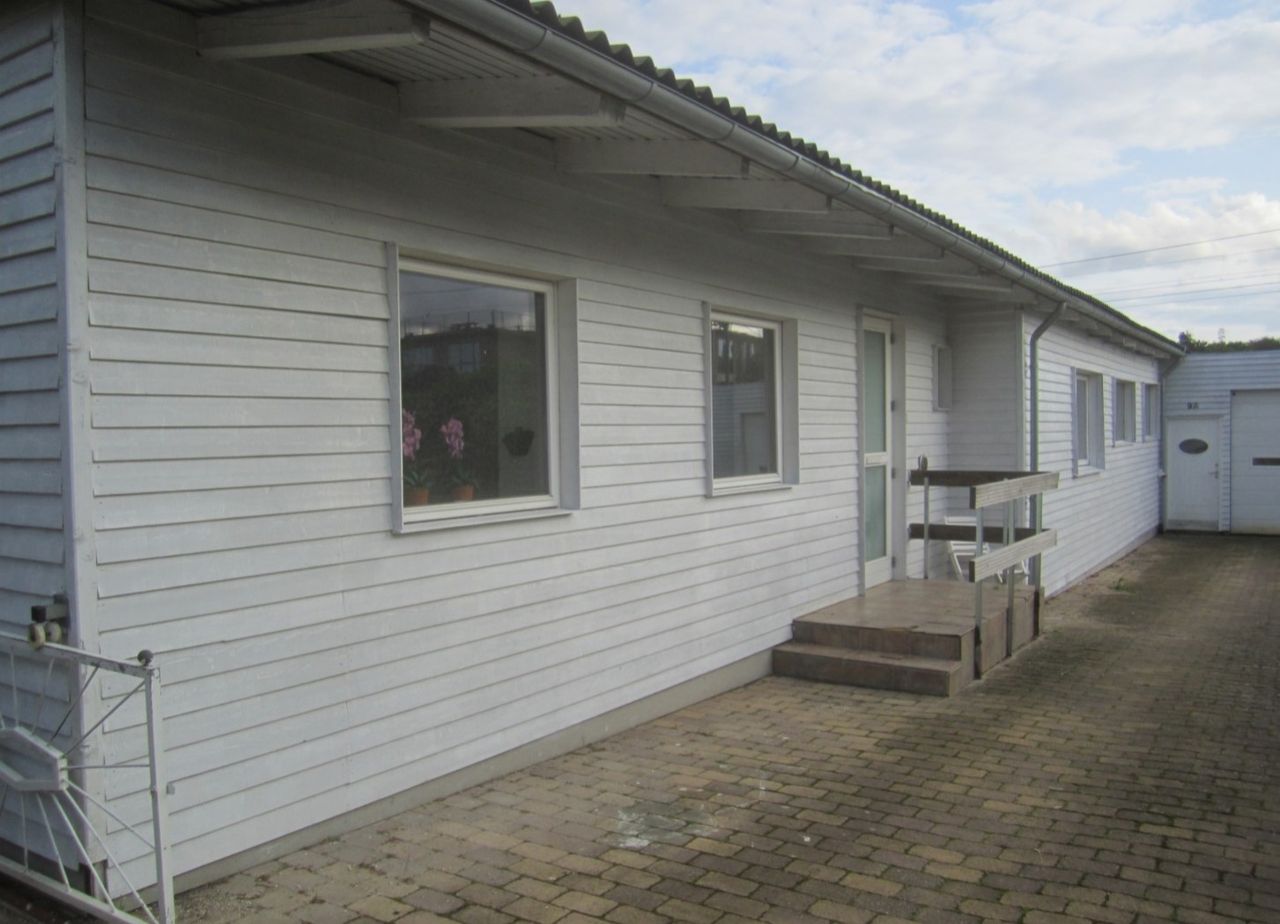 image 03